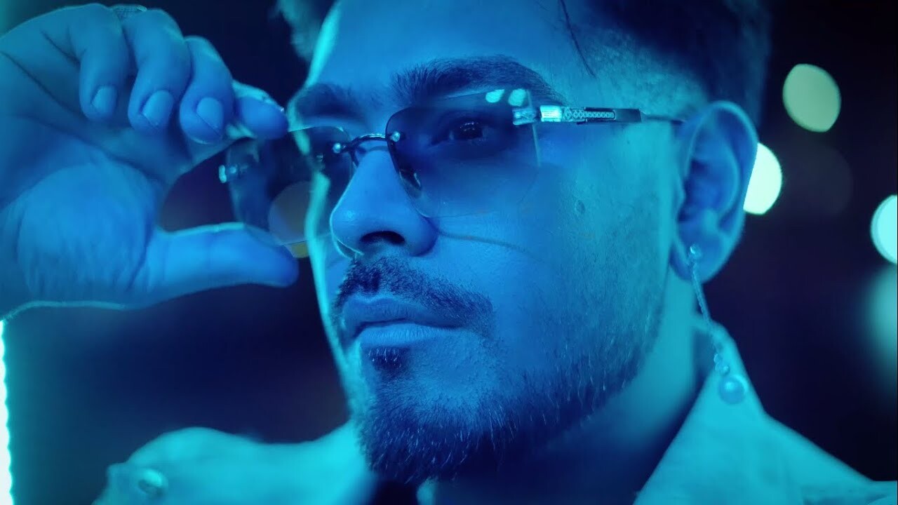 Moon music video song mp4 mobile download